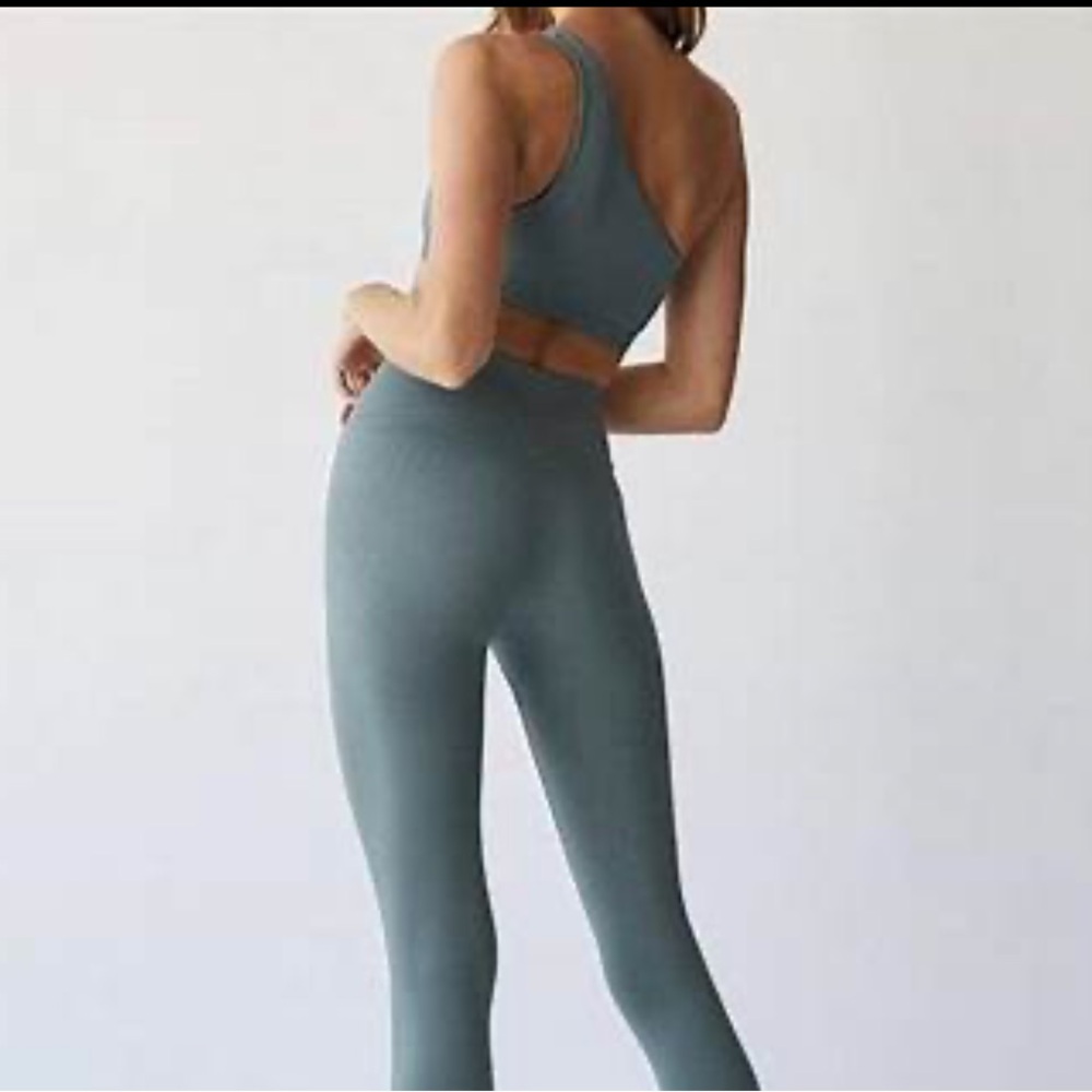 Set Active Sculptflex Ribbed One-Shoulder Bra - Picture 3 of 6
